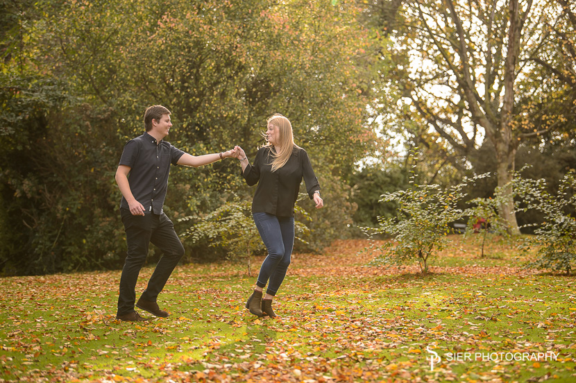 Wonderful late summer engagement photography session in the Botanical Gardens Sheffield